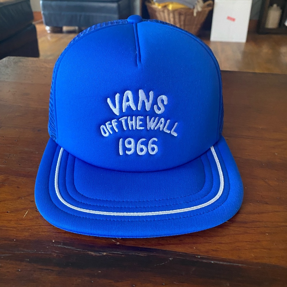 Brand new Vans throwback to 1966 SnapBack